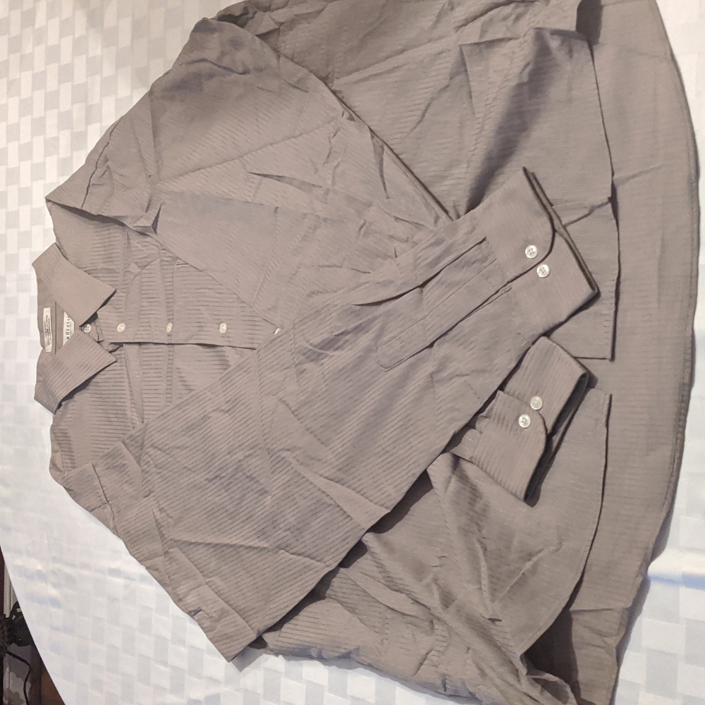 Van Heusen Satin Stripe Beige 18x36-37